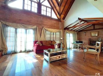 Casa · 407m² · 5 Ambientes · Departamento de 5 Ambientes Galpón con Oficina y Baño en Venta - Moron Norte