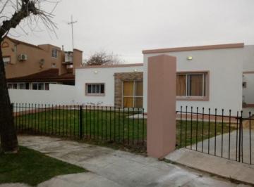 Casa de 4 ambientes, Esteban Echeverría · Casa 3 Dorm. en Barrio Cerrado Venta.