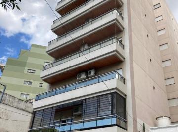 Departamento · 63m² · 3 Ambientes · De Categoria Al Frente Recien Pintado, Balcon