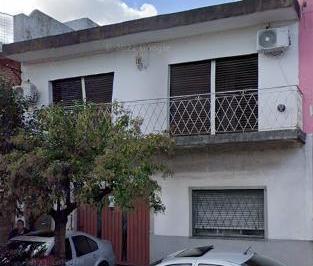 Casa · 180m² · 3 Ambientes · Lomas del Mirador - Venta en Block - Dos P. H de 3 Amb con Fondo Libre