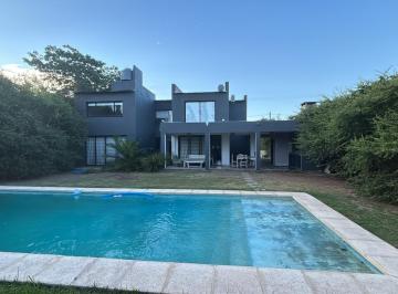 Casa · 150m² · 5 Ambientes · 1 Cochera · Venta de Casa Quinta - San Pedro