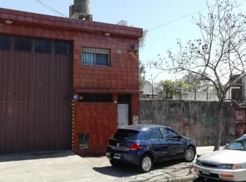 Bodega-Galpón · 557m² · 2 Ambientes · Galpón Industrial 560 m² Salida a Dos Calles Gral Paz 1557