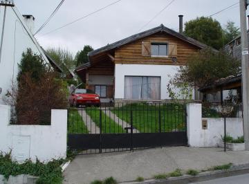 Casa · 175m² · 4 Ambientes · 2 Cocheras · Casa en Venta
