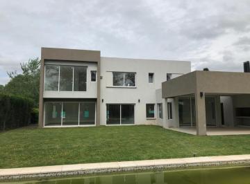 Casa · 250m² · 6 Ambientes · 2 Cocheras · Casa - Francisco Alvarez