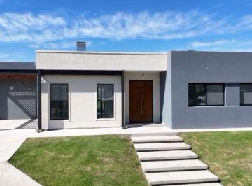 Casa de 4 ambientes, Berazategui · Casa, Villalobos, Hudson