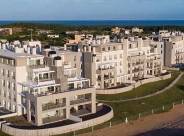 Departamento · 45m² · 2 Ambientes · 1 Cochera · Departamento Sobre El Golf de Costa Esmeralda, Cercano a La Playa
