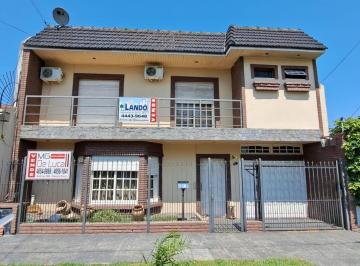 Casa · 310m² · 5 Ambientes · 3 Cocheras · Chalet 5 Ambientes con Pilte Fondo Libre y Amplia Cochera