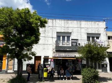 Casa · 216m² · 10 Ambientes · Diag 73 y 40 - Casa con Dos Locales en Venta Sobre Diagonal 73