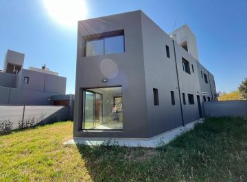 Casa de 4 ambientes, Córdoba · Dúplex Alto Belgrano - 2 Dorm - Jardin - Amenties - Seguridad - Financiación