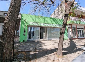 Local comercial · 80m² · Av Uriburu 2525