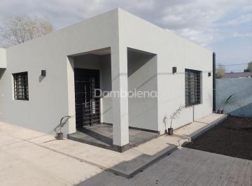 Casa · 150m² · 3 Ambientes · 2 Cocheras · Casa Chalet en Venta en Moreno, G. B. a. Zona Oeste, Argentina