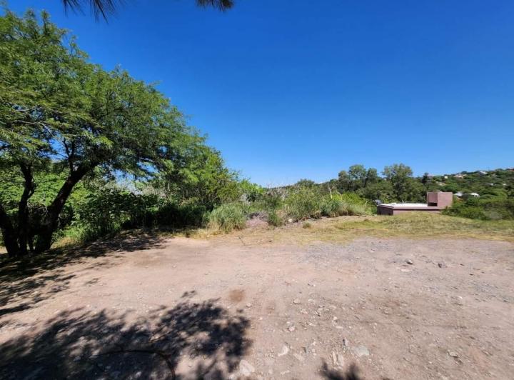 Terreno · 2400m²