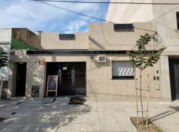 Casa · 101m² · 6 Dormitorios · 1 Cochera · Venta Casa con Cochera/local y Departam. T Gordillo 4100 Villa Lugano