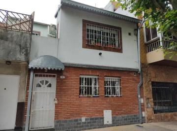 PH · 120m² · 6 Ambientes · PH con Entrada Independiente - Ideal 2 Familias - 4 Dorm.