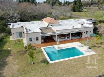 Casa · 350m² · 5 Ambientes · Casa Doble en Venta en Cc San Francisco