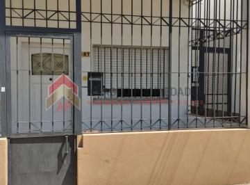 Casa · 72m² · 3 Ambientes · Excelente PH Al Frente Tipo Casa 3 Amb Ubicado en Carlos Tejedor 227 Lomas de Zamora