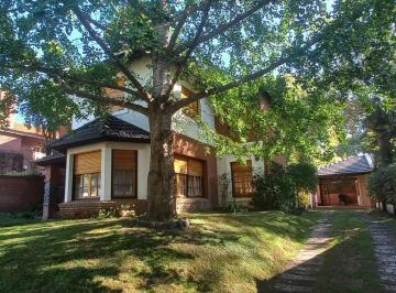 Casa · 197m² · 5 Ambientes · 1 Cochera · Venta de Importante Chalet 5 Amb. Gesell Norte!