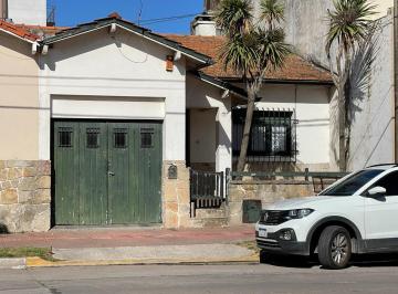Casa · 115m² · 2 Dormitorios · 1 Cochera · Casa Sobre Av 75