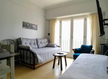 Departamento · 50m² · 1 Dormitorio · Alquiler 24 Meses Dpto 2 Amb con Terraza y Lavadero. con Muebles