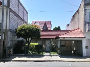 Casa · 140m² · 4 Ambientes · 1 Cochera · Casa Chalet en Venta en Sarandí, Avellaneda, G. B. a. Zona Sur
