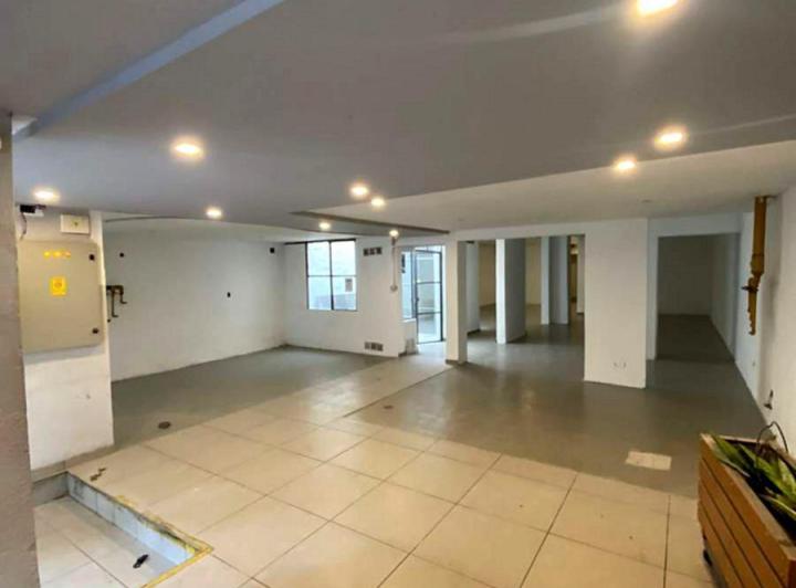 Local comercial · 178m² · 4 Ambientes