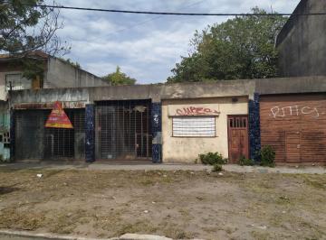 DEH-DEH-302_2 · Oportunidad! 3 Locales + Galpón, Lote de 988 M²!