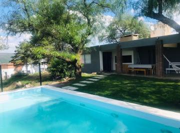 Casa de 2 ambientes, Villa Parque Siquiman · Ref 522 Hermosa Propiedad en Venta en Villa Parque Siquiman con Vista Al Lago