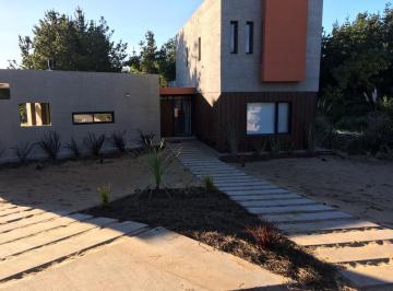 Casa · 2000m² · 5 Ambientes · Casa de 5 Ambientes en Venta en Barrio Costa Esmeralda - Pinamar