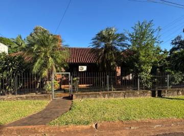 Casa · 250m² · 5 Ambientes · Venta | Importante Residencia en Esquina – Barrio Tenis Club, Oberá