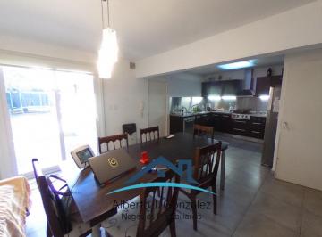 Casa · 200m² · 5 Ambientes · 3 Cocheras · Casa en San Andres Sobre Lote de 8,66x46
