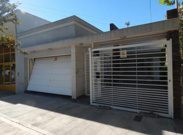 Casa · 170m² · 4 Ambientes · 3 Cocheras · Casa - Lomas de Zamora Oeste