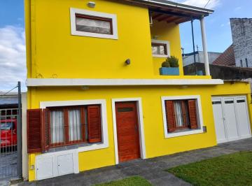 Casa · 90m² · 5 Ambientes · 2 Cocheras · Casa 5 Amb. Constitucion