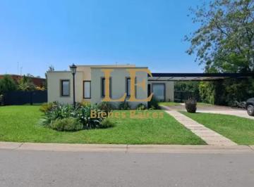 Casa · 240m² · 4 Ambientes · 4 Cocheras · Venta de Casa en San Matias