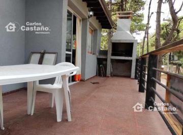 Local comercial · 189m² · 4 Ambientes · Venta en Block de Local Comercial con Dos Departamentos de 2 Ambientes