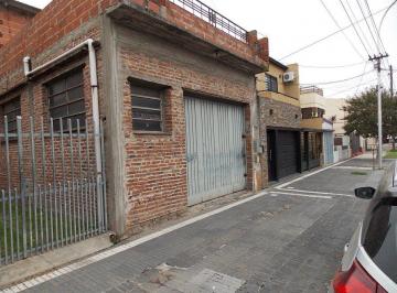 Casa de 3 ambientes, Lanús · Casa 3 Amb con Galpon Al Frente en Venta. Lote de 8,66 m. X 29 m.