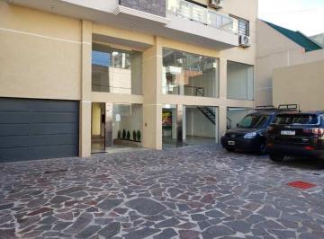 Departamento de 3 ambientes, Lomas de Zamora · Departamento Tres Ambientes con Cochera en Venta en Banfield