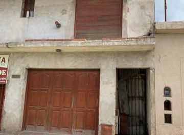 Casa · 133m² · 3 Ambientes · 2 Cocheras · Chalet 3 Amb. Gge. Parque Lourdes