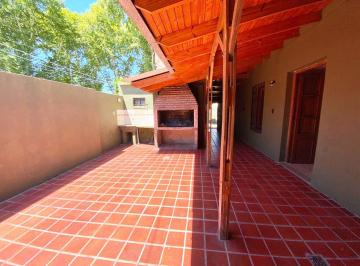 Casa · 105m² · 3 Ambientes · 1 Cochera · Casa a Remodelar o Terreno en Gb