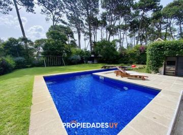 Foto1 · Cómoda Casa de 5 Dorm. y Piscina Climatizada en Punta del Este