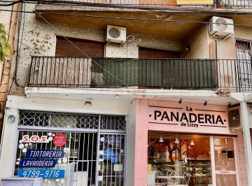 Departamento de 2 ambientes, Vicente López · Olivos: Impecable Depto de 2 Amb. con Balcón. a m de Estación. Muy Luminoso