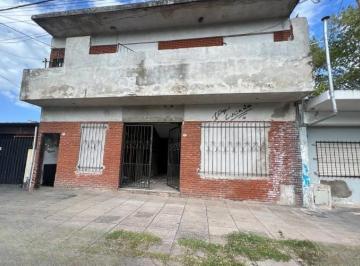 Local comercial · 330m² · Locales. Feria Comunitaria.