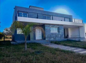 Casa · 400m² · 4 Ambientes · 4 Cocheras · Casa a Estrenar en Las Corzuelas, Primera Etapa