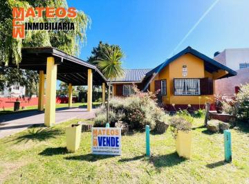 Casa de 4 ambientes, Mar del Tuyú · Casa Independiente Sobre Av - Excelente Estado 94 Esq 7, Mar del Tuyú