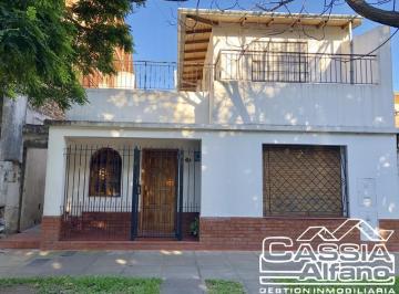 Casa · 85m² · 3 Ambientes · Casa - Banfield Oeste