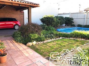 Casa · 170m² · 5 Ambientes · 2 Cocheras · Casa - Remedios de Escalada