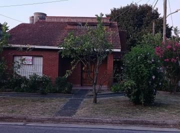 Casa de 4 ambientes, Mar del Plata · Casa en B° Los Pinares - Apto Credito
