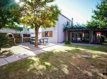 Departamento · 70m² · 3 Ambientes · Apartamento Ubicado Sobre La Rambla de La Ciudad de Carmelo, Hermoso Parque y Vista Al Río