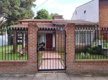 Casa de 5 ambientes, San Bernardo · Hermoso Chalet Cinco Ambientes - Zona Centro - Gran Parque - Todos Los Servicios
