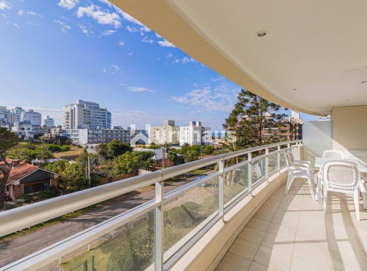 Departamento · 135m² · 3 Ambientes · 1 Cochera
