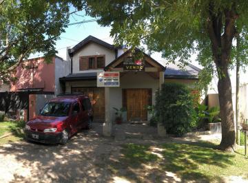 Casa · 158m² · 4 Ambientes · 2 Cocheras · Casa - Villa Elisa
